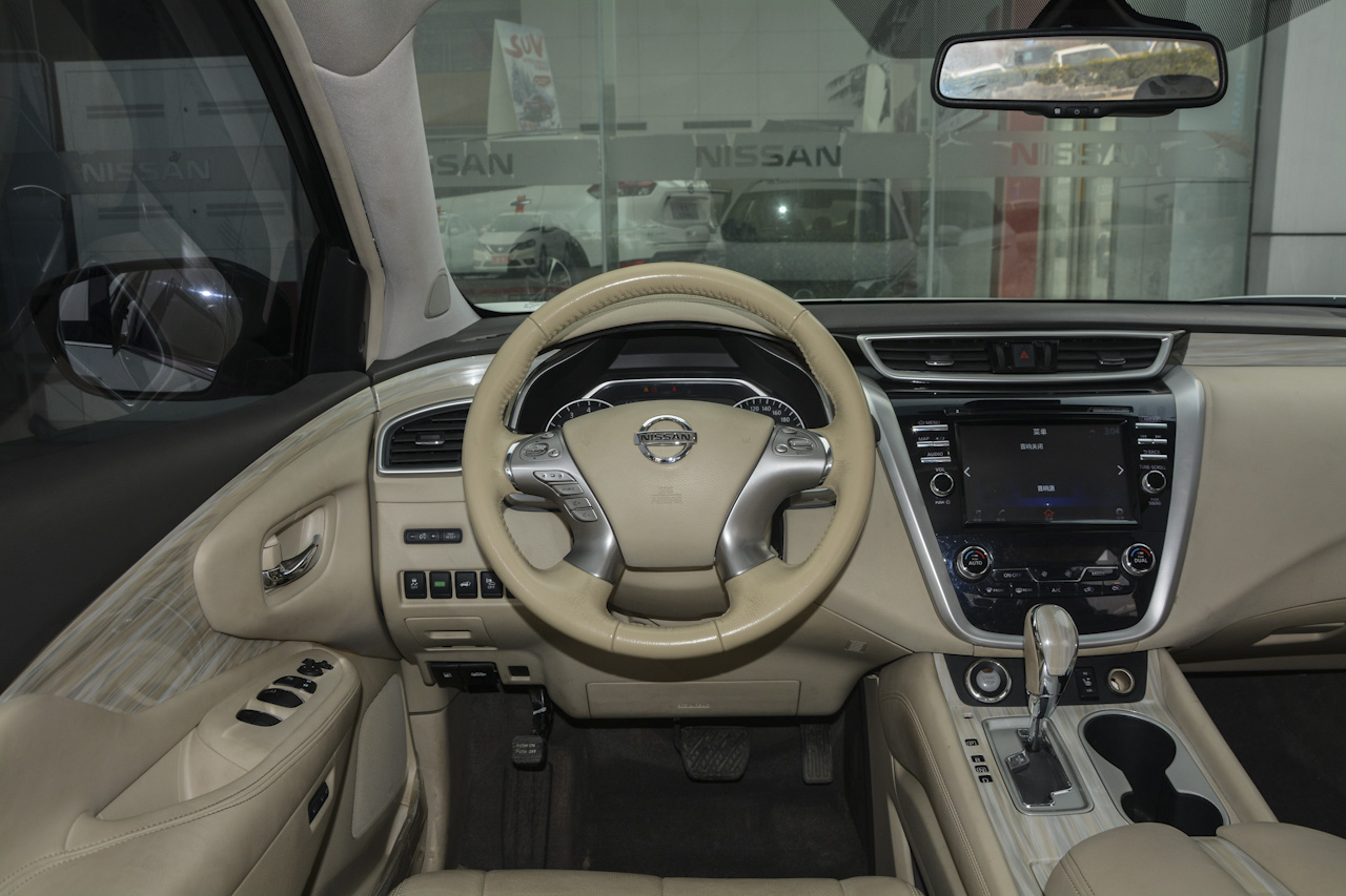 2017款楼兰2.5L自动S/C XV HEV混动四驱旗舰版