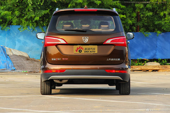 2017款宝骏730 1.5T手动豪华型7座