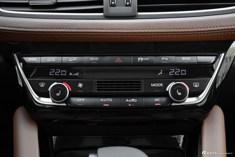 2016款宝沃BX7 2.0T自动 6座四驱旗舰型