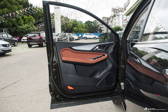 2015款 宝骏560 1.8L手动精英型