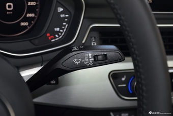 2017款奥迪A4L 2.0T自动45TFSI quattro运动型