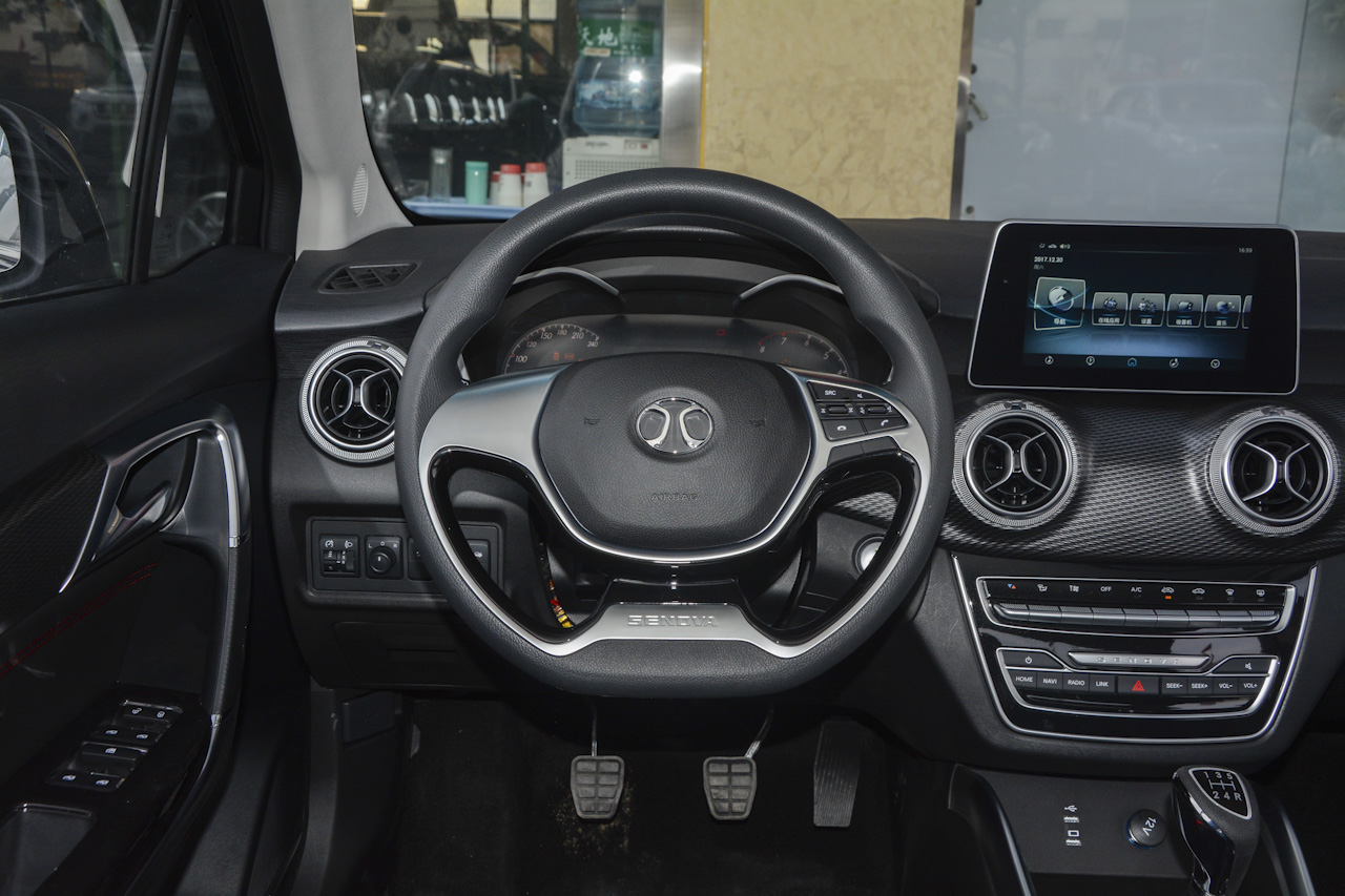 2018款北汽绅宝D50 1.5L手动豪华智驾版