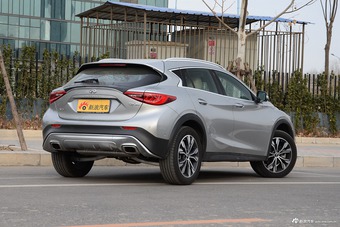 2017款英菲尼迪QX30 2.0T自动四驱极限版