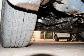 2017款奔腾X80 2.0L自动精英型