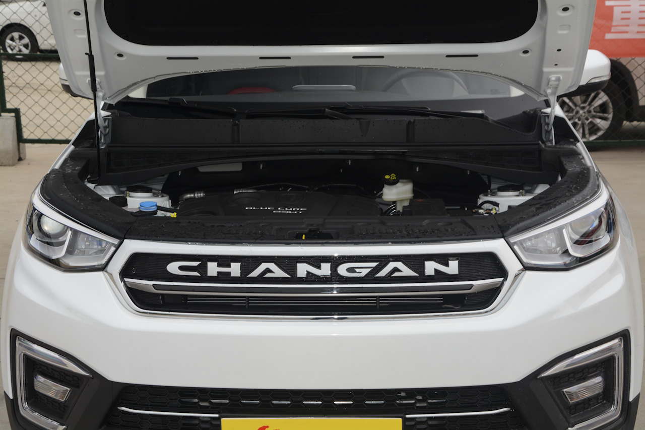 2017款长安CS55 1.5T手动炫动型