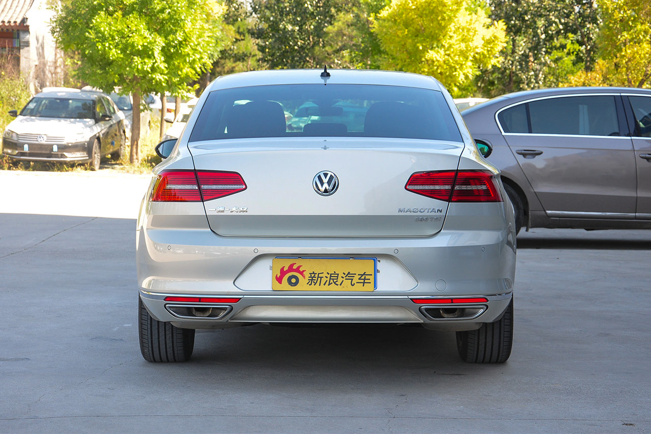 2017款迈腾2.0T自动380TSI DSG旗舰型