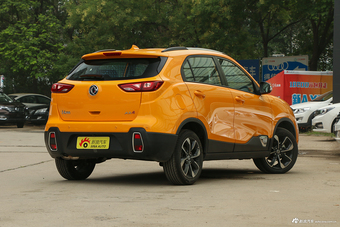 2018款风神AX4 1.6L手动潮尚型天窗版