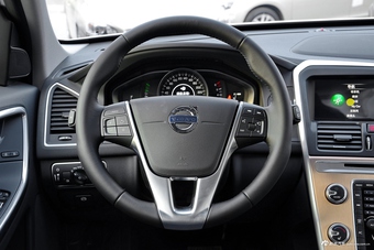 2017款沃尔沃XC60 2.0T自动T5智进升级版