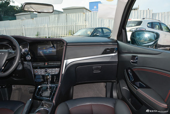 2018款启辰T70 2.0L自动睿享版