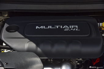 2016款自由光2.4L自动领先版 星光银