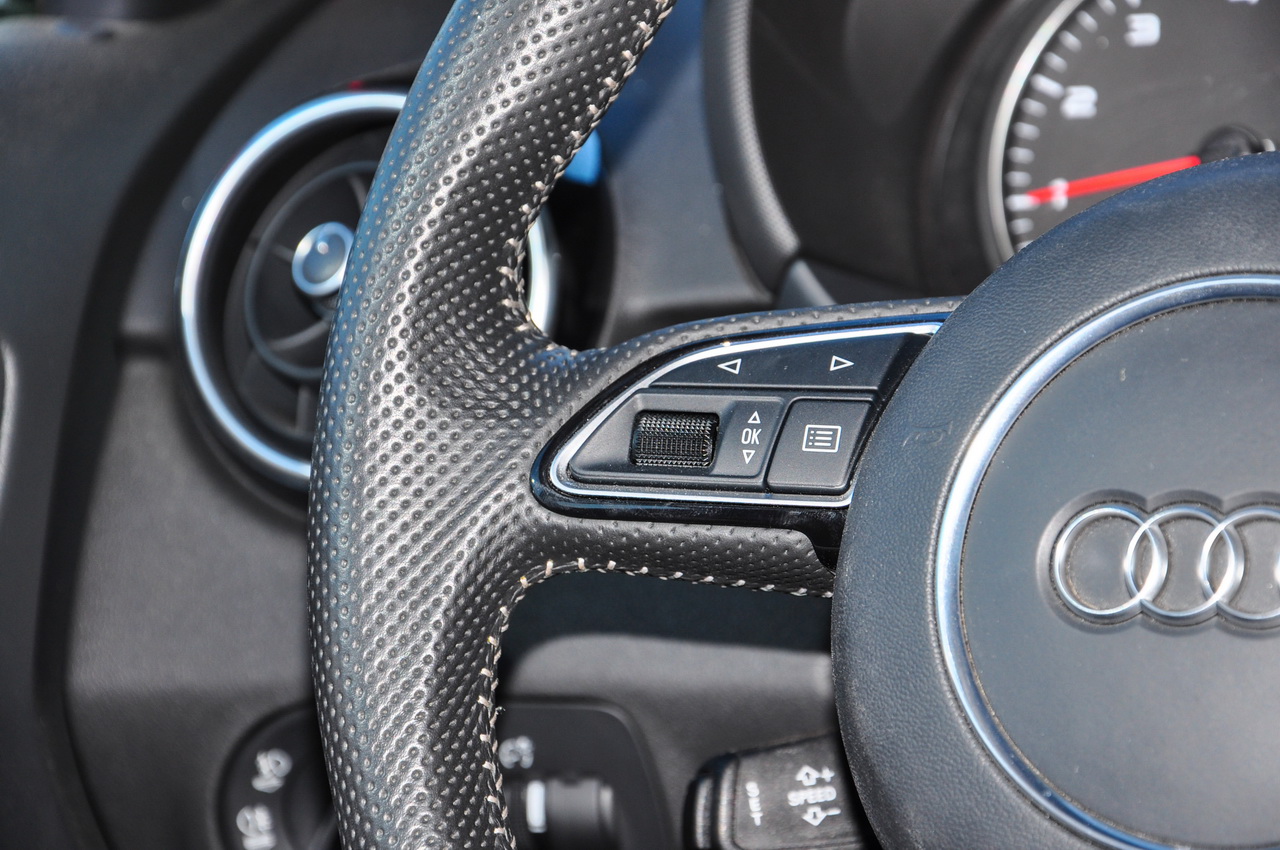 2016款奥迪A1 1.4T 自动30TFSI Sportback S Line运动版