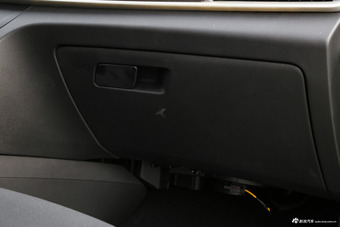 2017款宝骏560 1.5T 手动舒适型7座 