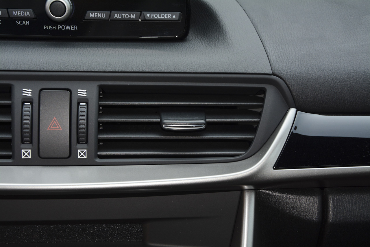 2018款马自达CX-4 2.0L自动两驱蓝天领先版