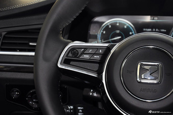 2016款众泰T600 2.0T自动旗舰型运动版