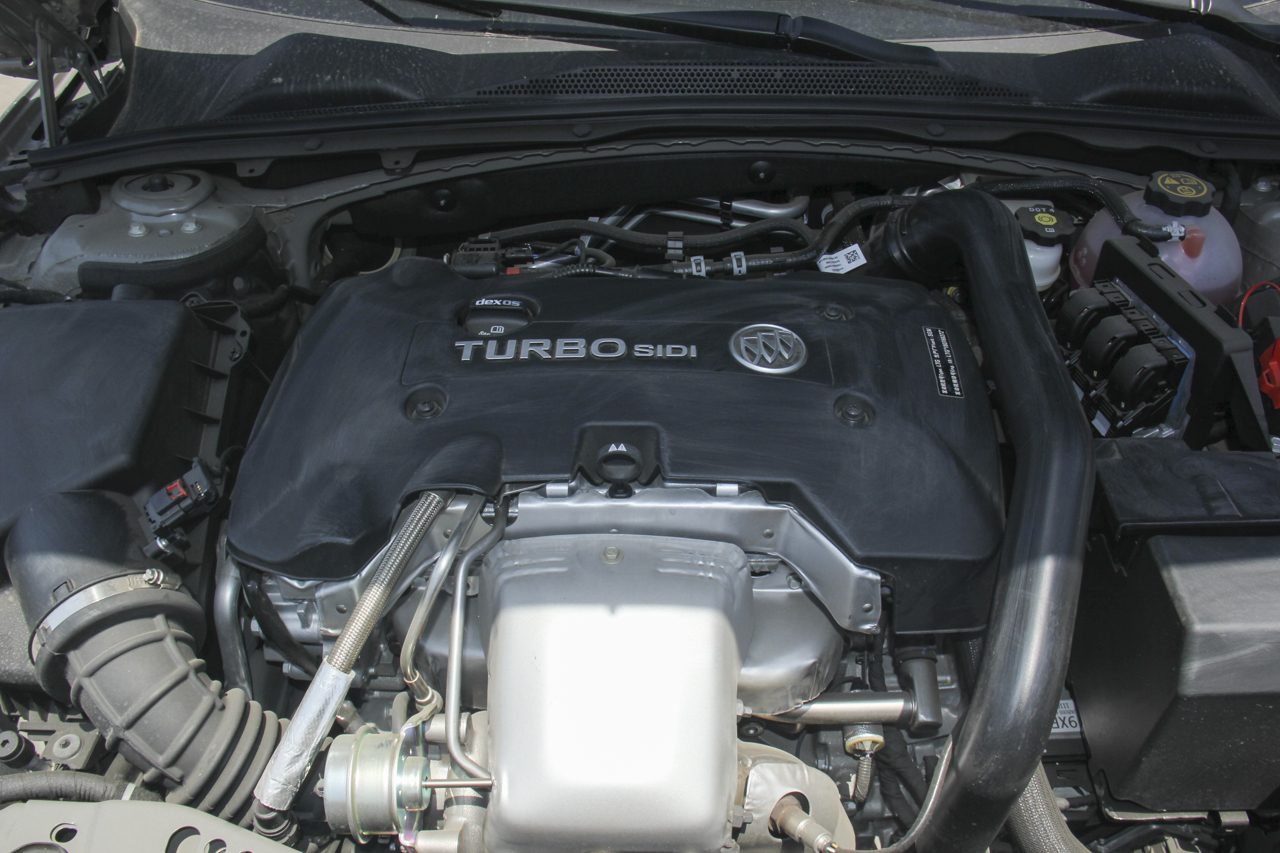 2017款君威2.0T自动尊享型28T