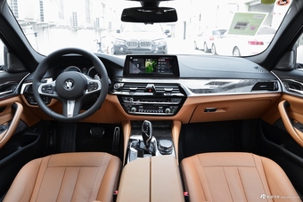 2018款宝马5系2.0T自动530Li尊享型 M运动套装图片