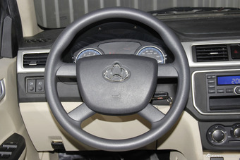 2016款神骐F30 1.5L手动舒适版长轴