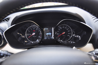 2016款昌河Q35 1.5L自动精英炫智版