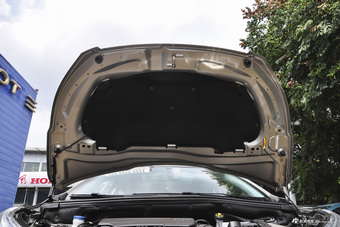 2016款标致2008 1.2THP 自动时尚版