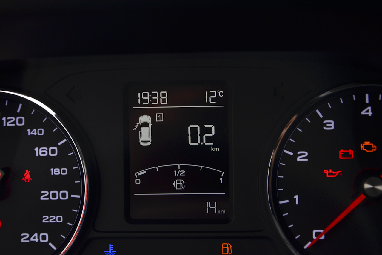 2017款荣威i6 1.0T手动豪华版16T