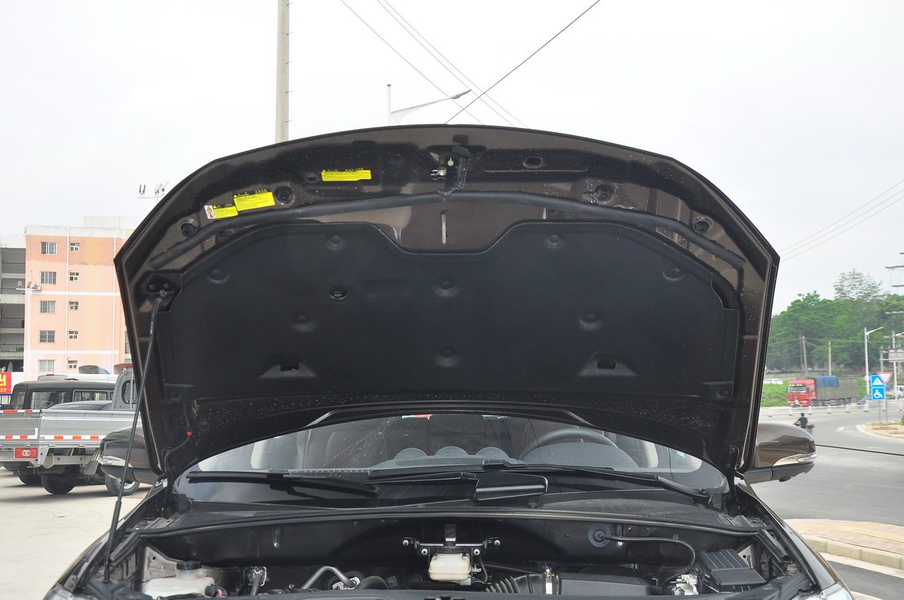 2017款比亚迪S7 2.0T自动尊贵型