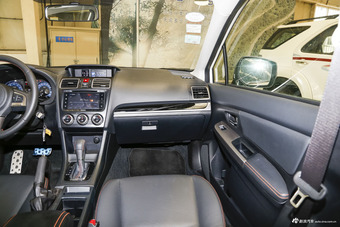 2016款斯巴鲁XV 2.0L自动精英导航版