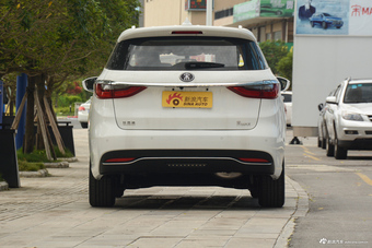 2018款比亚迪宋MAX 1.5T自动智联精英型6座