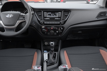 2017款悦纳RV 1.4L自动活力版SPORT