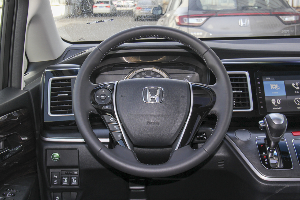 2016款艾力绅2.4L自动经典版