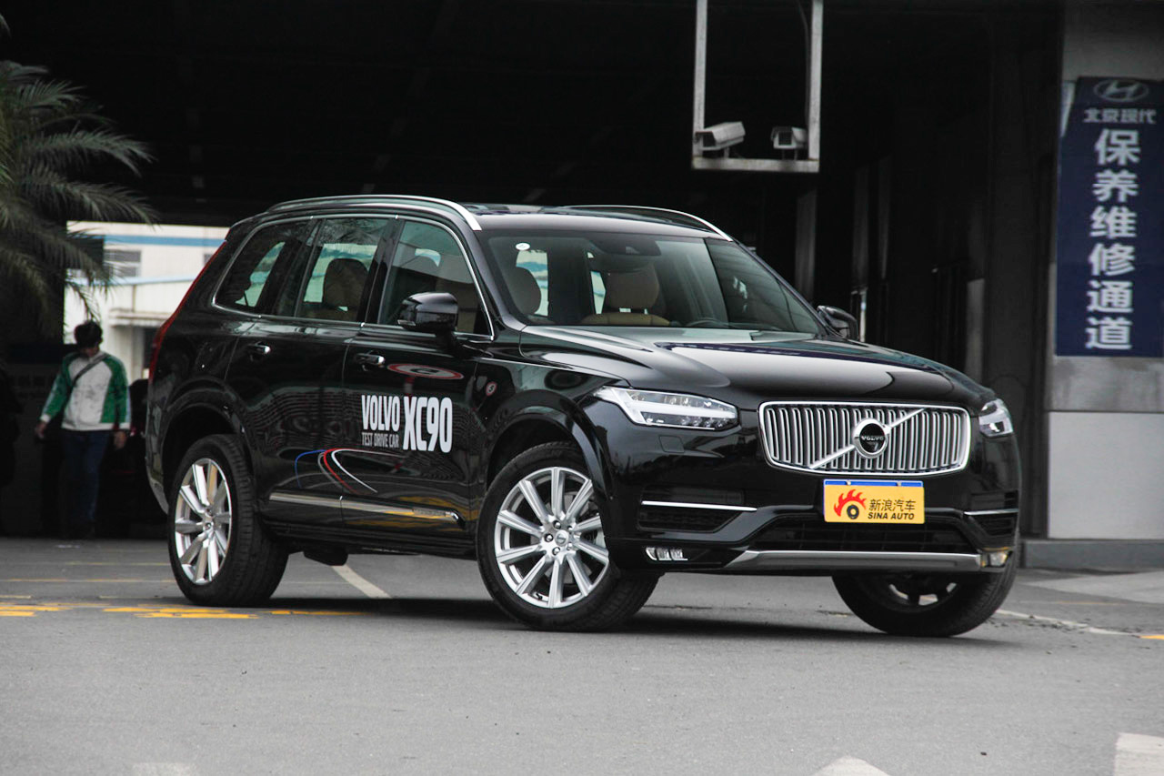 2016款沃尔沃XC90升级版 E驱混动 2.0T自动 T8智尊版