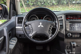 2016款帕杰罗（进口）3.0L自动豪华版 国4