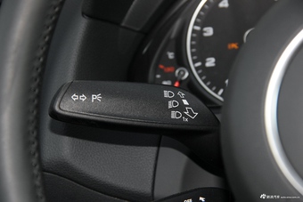 2017款奥迪Q5 2.0T自动40TFSI豪华型（白）