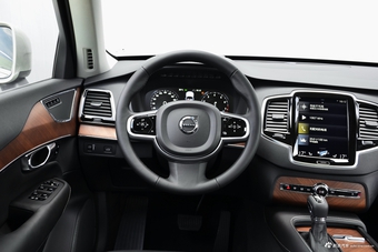 2018款沃尔沃XC90升级版 2.0T自动 T6智雅版