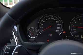 2018款宝马M4 3.0T 双离合双门轿跑车迷限量版