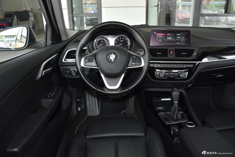 2018款宝马1系118i自动运动型