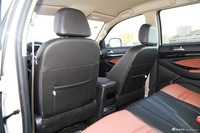 2015款揽福2.4L手动汽油两驱标准型