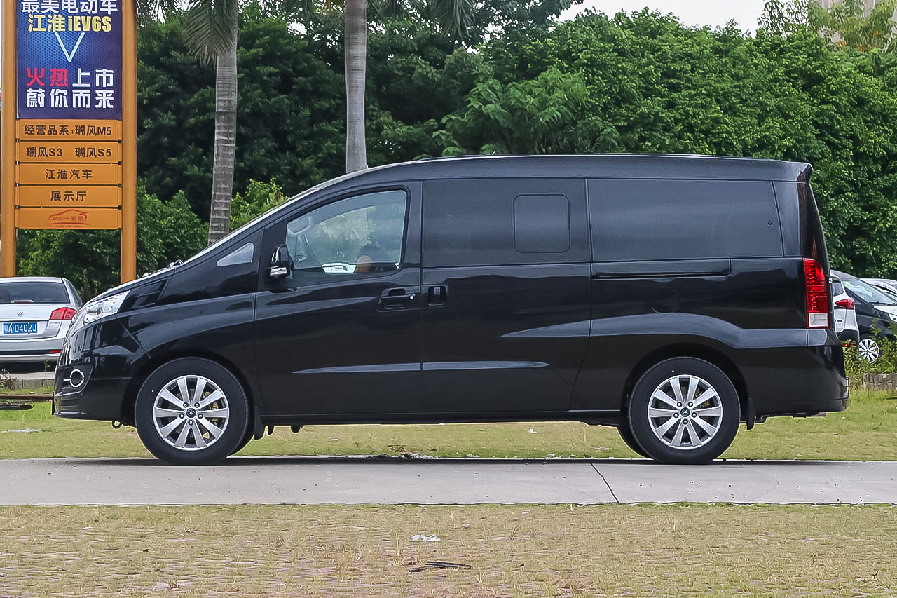 2016款瑞风M5 2.0T手动汽油公务版