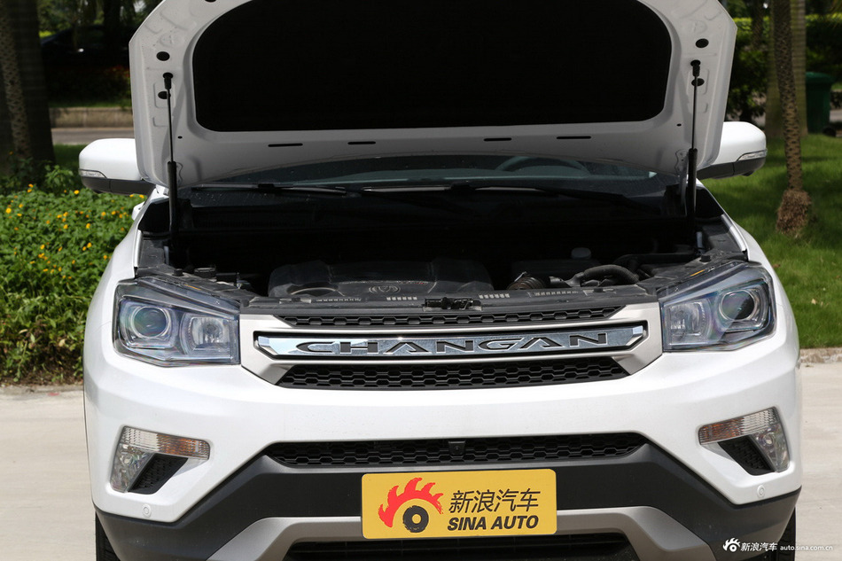 2017款长安CS75尚酷版 1.5T自动锋锐型