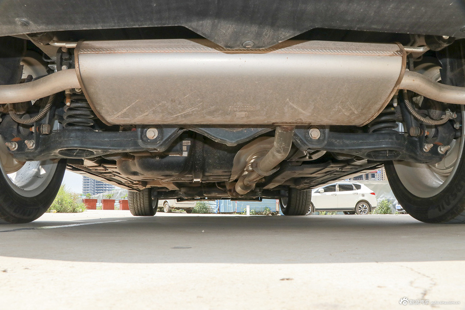 2017款众泰T700 1.8T手动尊享型