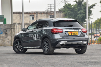 2017款奔驰GLA级 GLA200 1.6T自动时尚型