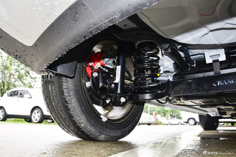 2016款长安CS15 1.5L手动尊贵版