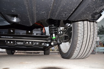 2016款吉利帝豪EV三厢精英型 白色