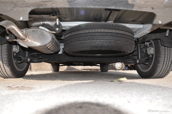 2017款北汽威旺 M50F 1.5L 手动豪华型 白色