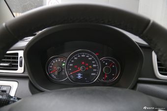 2016款骏派D60 1.8L自动尊贵型