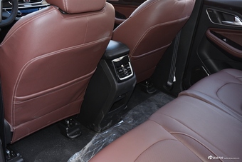 2017款宝骏560 1.5T DCT旗舰型7座