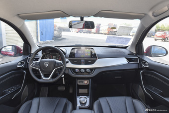 2018款宝骏310W 1.5L自动时尚型国V图片