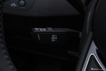 2017款奥迪A4L 2.0T自动40TFSI风尚型 