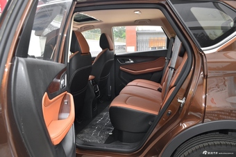 2017款宝骏560律动版1.5T手动乐享型