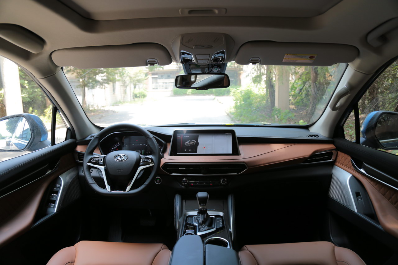 2017上汽大通D90 2.0TGI自动四驱高配版