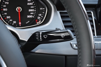 2017款奥迪A8L 4.0T自动60 TFSI quattro豪华型